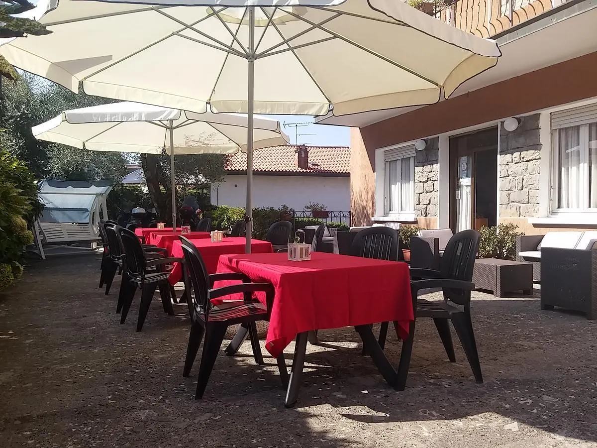 **  Hotel Bellavista Meuble Monte Isola Italien