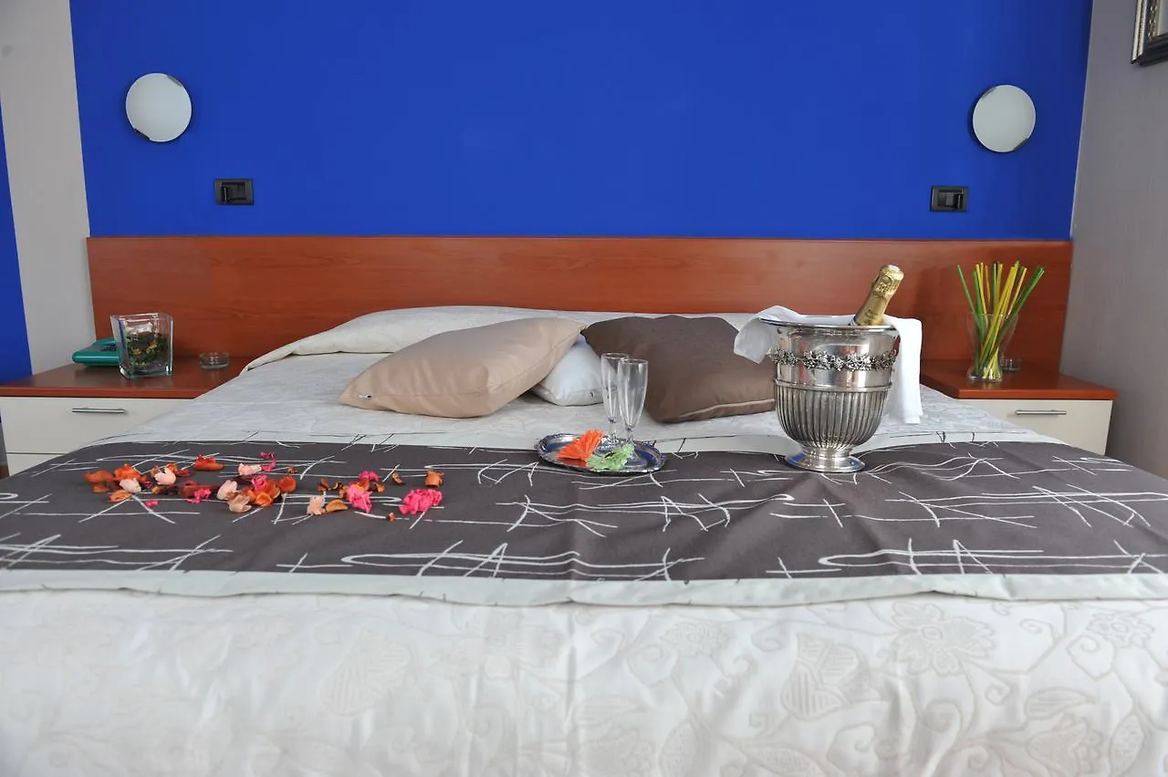 Hotel Bellavista Meuble Monte Isola 2*,